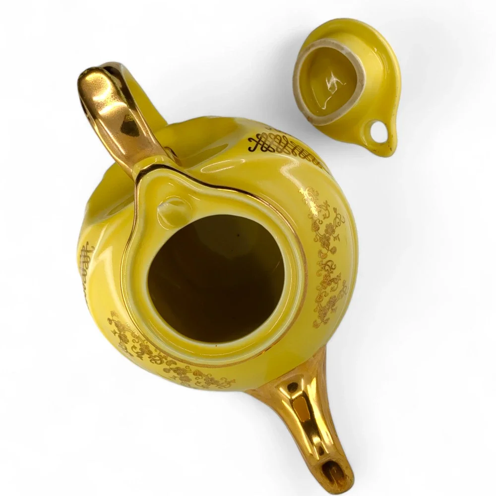 Hall Teapot 0799‎ 6 Cup Yellow and Gold Metalic Trimmed Made in USA